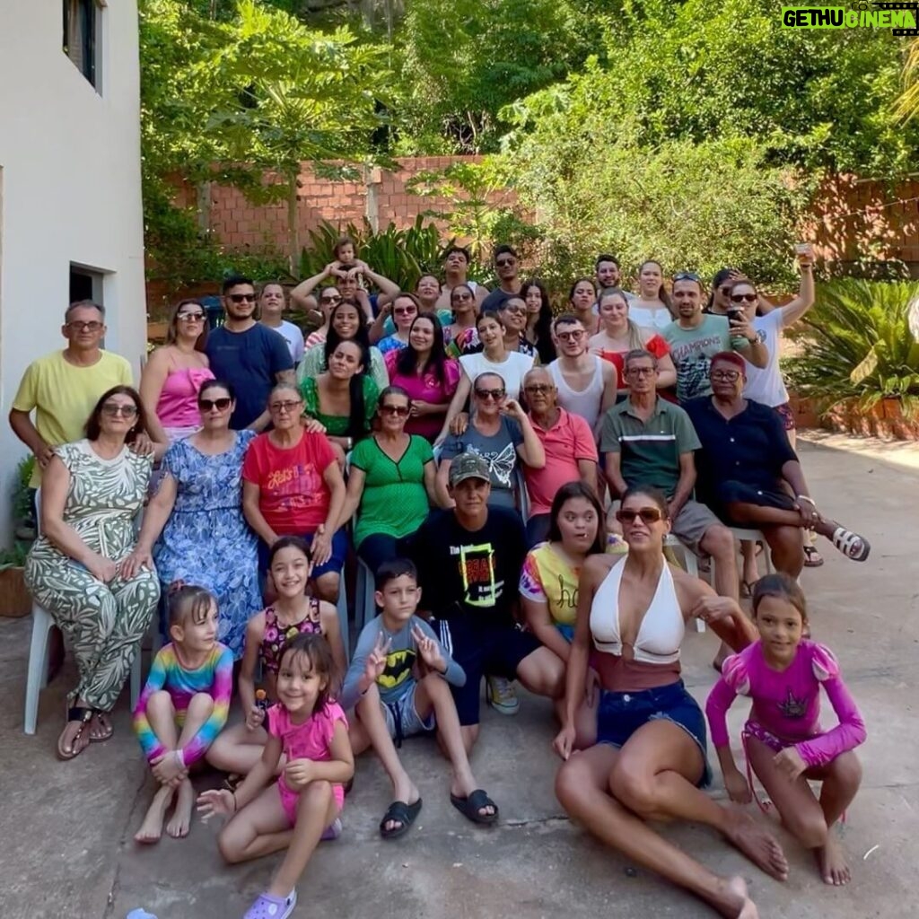 Jakelyne Oliveira Instagram - Momentos que jamais esquecerei, como é bom estar com vocês, minha base, meu porto seguro. Amo vocês família ♥️ #Rondonopolis #MT Rondonópolis, Brazil