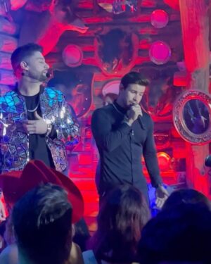 Jakelyne Oliveira Instagram - MPB (música para beber) Munhoz e Mariano, uma noite que entrou para história! 

Parabéns por todo trabalho e dedicação amor, tenho muito orgulho do seu comprometimento e entrega em tudo que faz! Foi lindo e ficará lindo, estou empolgada para ver o resultado desse projeto. ✨♥️