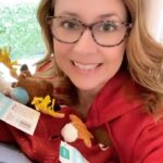 Jenna Fischer Instagram - @Chewy is my favorite place to shop for Maggie and Sonny year round, but especially around the holidays! Check out their amazing holiday shop — they have all the gifts you need (toys, treats, clothing & more) to celebrate the gifts that keep on giving, our pets. ❣️🎁 Spoil your pets at the Chewy Holiday Shop here 👉 https://bit.ly/3VkV3SO #ChewyDelivery #ChewyPartner #ChewyHolidayShop
