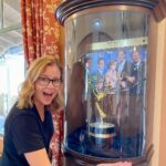 Jenna Fischer Instagram - Hanging out @unistudios and I ran into The Office Emmy! I was walking by and thought “Cool…wonder what the Emmy is for…holy crap! That’s us!” 😂🎬