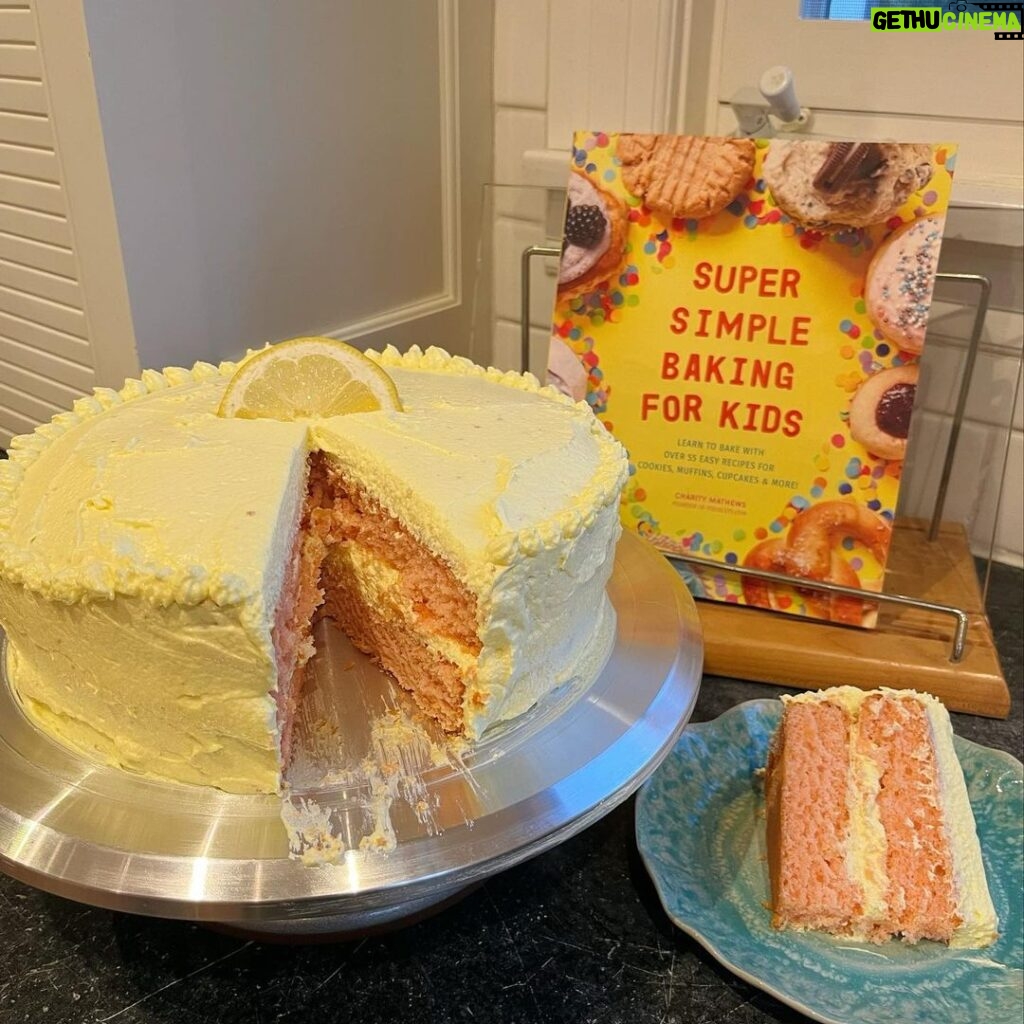 Jenna Fischer Instagram - Mommy/Daughter baking day yesterday…Pink Lemonade Cake using @bobsredmill 1:1 Gluten Free Flour Recipe by: Charity Mathews @foodlets This cake was moist and flavorful. A great mix of tart and sweet. If I were making it again I might leave the cream out of the frosting and just do a more traditional vanilla buttercream. The gluten free flour converted just fine. It would be a fun and unique cake for a baby shower. Decorations by my daughter who used the piping bag and accessories for the first time…she did great! The lemon garnish was her idea too 🍋❤