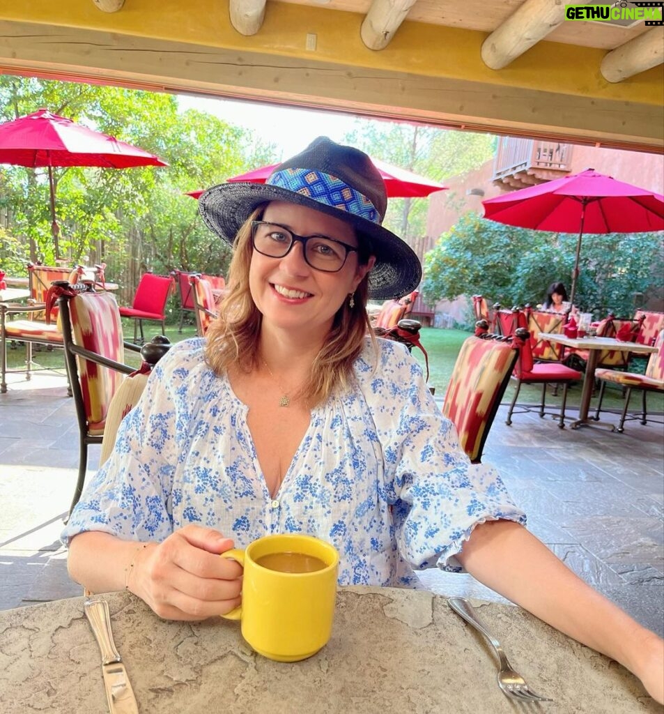 Jenna Fischer Instagram - 24 hours in Santa Fe to spend time with both sets of Grandparents. Heading back to LA early so we can get home before the tropical storm. Side note: should I start a second career as a travel blogger?