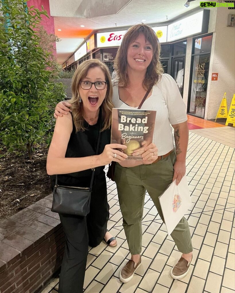 Jenna Fischer Instagram - I cherish this photo! I got to meet my baking mentor @alchemybread (I guess 2023 is when I finally get to meet all my baking crushes). Yes, I brought my cookbook for her to sign. Yes, I was nervous. Yes, she’s amazing. Yes, learning to bake bread using her cookbook changed my life. That is not hyperbole. Bread making requires focus and patience and it became a kind of spiritual/ritual experience for me that allowed time and space for me to think and reevaluate my goals in life. It all started with her cookbook, a digital scale, a thermometer, flour, water and salt. 🥖❤