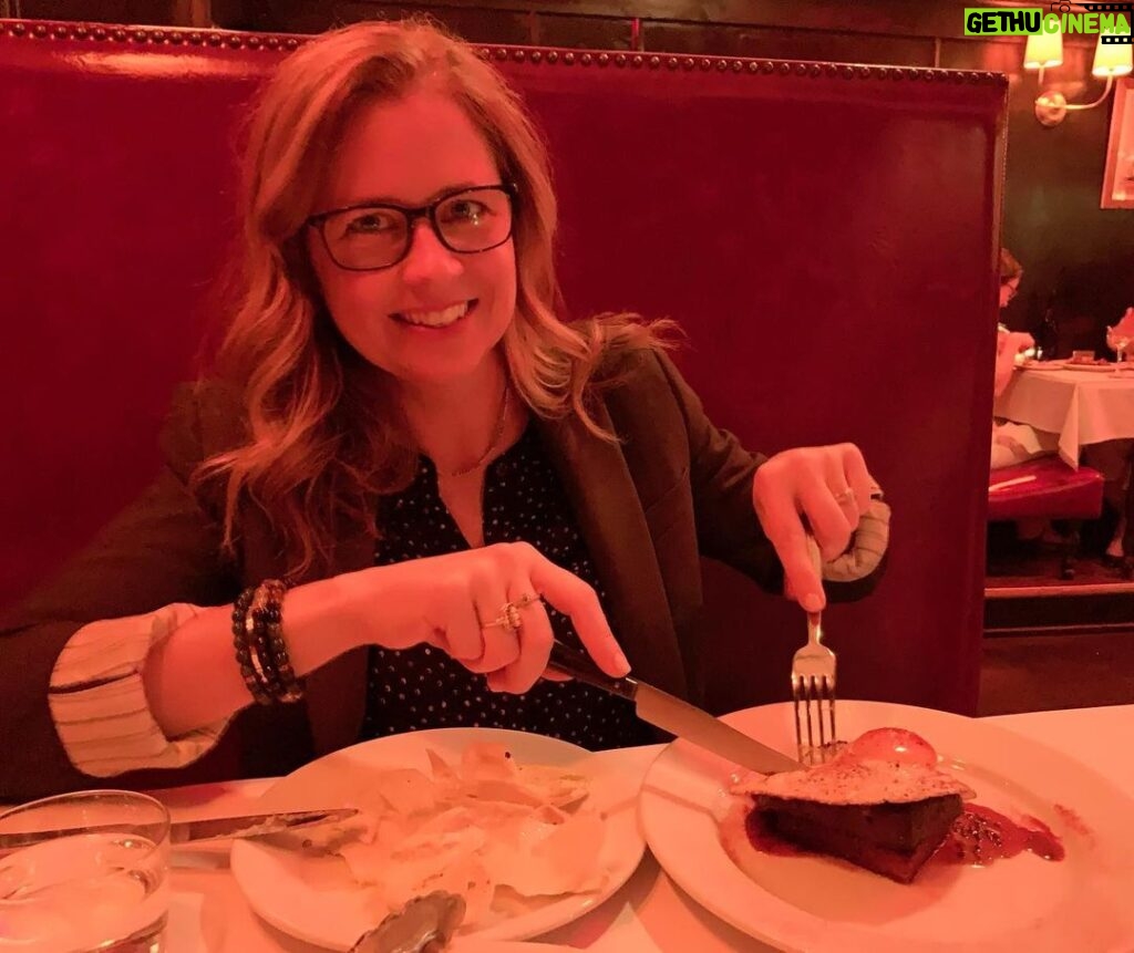 Jenna Fischer Instagram - Thank you for all of the amazing birthday wishes yesterday! I’ve been celebrating in style! My son took me to an epic Laker’s game over the weekend, my daughter signed us up for mani/pedis and Lee took me out for a delicious dinner…I hear there are more surprises to come! I feel very loved! 🥰 Horses