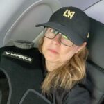 Jenna Fischer Instagram - Here we go! Time to take this broken shoulder on vacation. Wish me luck! See you in a few weeks! #vacay