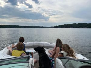 Jenna Fischer Instagram - Lake of the Ozarks! Family, Fun, Food, Cousins. See you again next year!