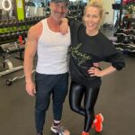 Jennie Garth Instagram - It’s Wednesday…don’t forget to carve out some time for yourself and have some fun while you’re at it😘 🖤JG #ichooseme #wednesday #motivation #humpday 🚩Link in my bio to order your I Choose ME Merch 💪🏼 Alive Fitness