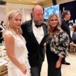 Jennie Garth Instagram - American Humane Hero Dog Awards the BEST Awards show I’ve ever been to… paws down🐾 Thank you @americanhumane @herodogawards 🩷 Breakers Hotel