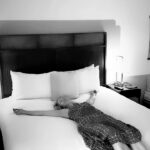 Jennie Garth Instagram - A cold, fresh bed = heaven! 📷 @dirvla If you need a break, take one! 🖤JG #ichooseme #selfcare