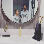 Jennie Garth Instagram - In honor of the nail-biter game today, we took a mirror selfie. 4-0 🤩#flyeaglesfly
