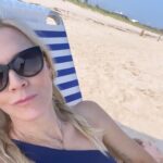 Jennie Garth Instagram - Happy #friyay my friends🦋🦋🦋🦋🦋🦋🦋🦋🦋🦋 #ichooseme