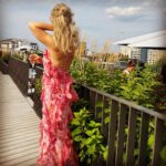 Jennie Garth Instagram - Feeling flowy in Berlin 🇩🇪 👗 @misa_losangeles #germany #berlin #city Berlin, Germany