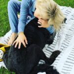 Jennie Garth Instagram – It’s normal that I just want to stay home with my dog right? 🐶❤️
#monday