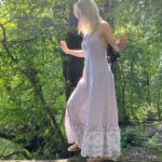 Jennie Garth Instagram - Natural Daze ⭐️✨ Happy SUMMER everyone😘💕❤️ 👗 @shopcartolina Germany