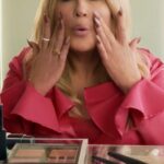 Jennifer Coolidge Instagram - See you on “sticky” Sunday 😉✨ @elfcosmetics #stickyaself #elfpartner