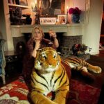 Jennifer Coolidge Instagram - I just want to take a very quick moment to say wow, thank you! Very grateful to @televisionacad for all of the Emmy love for @thewhitelotus I am honored to be recognized with my fellow nominees and brilliant castmates! Xoxo Goodnight!! ❤️🌙