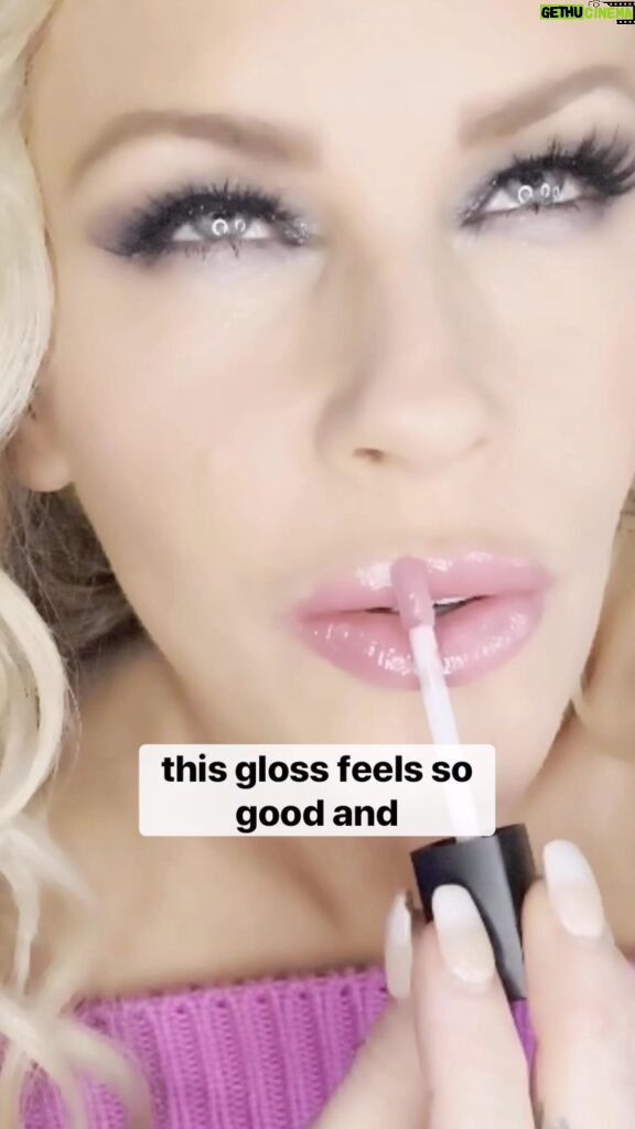 Jenny McCarthy-Wahlberg Instagram - It’s that time of the year! Check out our insane deals at Formless Beauty. 💕@formlessbeautybyjenny Happy shopping! 💕 #vegan #cruletyfreecosmetics #crueltyfreecosmetics #crueltyfreemakeup #makeuplooks #makeuptutorial #makeupartist #blackfridaysale