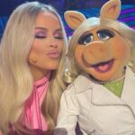 Jenny McCarthy-Wahlberg Instagram - Glam squad shout out. Thanks for tuning in! @formlessbeautybyjenny @beautybyangee @scottkinghair @warrenalfiebaker @maskedsingerfox