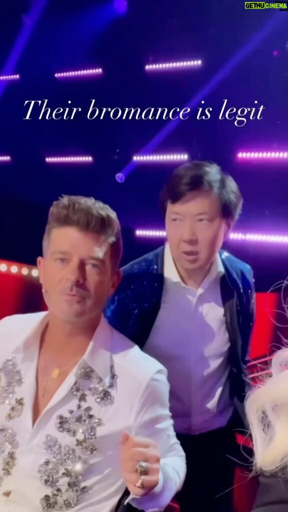 Jenny McCarthy-Wahlberg Instagram - Gotta love @robinthicke and @kenjeong ‘s 8 season bromance. Hope you guys tune in tonight to @maskedsingerfox #themaskedsinger #maskedsinger