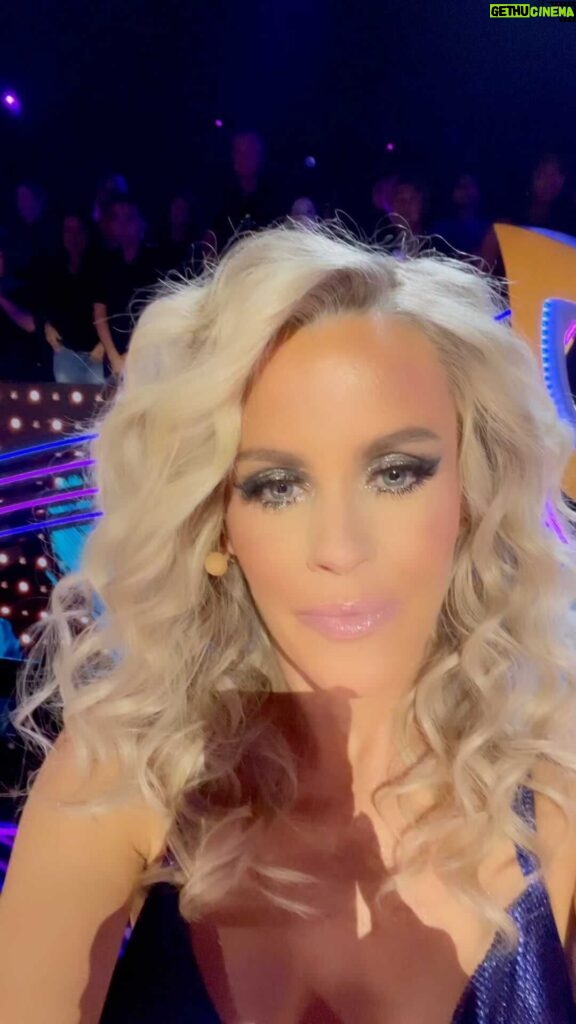 Jenny McCarthy-Wahlberg Instagram - All new @maskedsingerfox tonight. #LasVegas theme night! Will I get lucky with my guesses? Tune in. #themaskedsinger