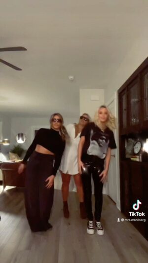 Jenny McCarthy-Wahlberg Instagram - It only took 89 attempts and 3 cases of @blondiesbyjenny 💃💃💃 @jlribordy @colstoetz 
#dance #dancechallenge #hardseltzer #spikedseltzer