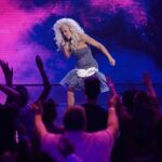 Jenny McCarthy-Wahlberg Instagram - Looks like that blonde judge is lettin loose tonight on @maskedsingerfox. Tune in at 8/7c to watch with me. #themaskedsinger