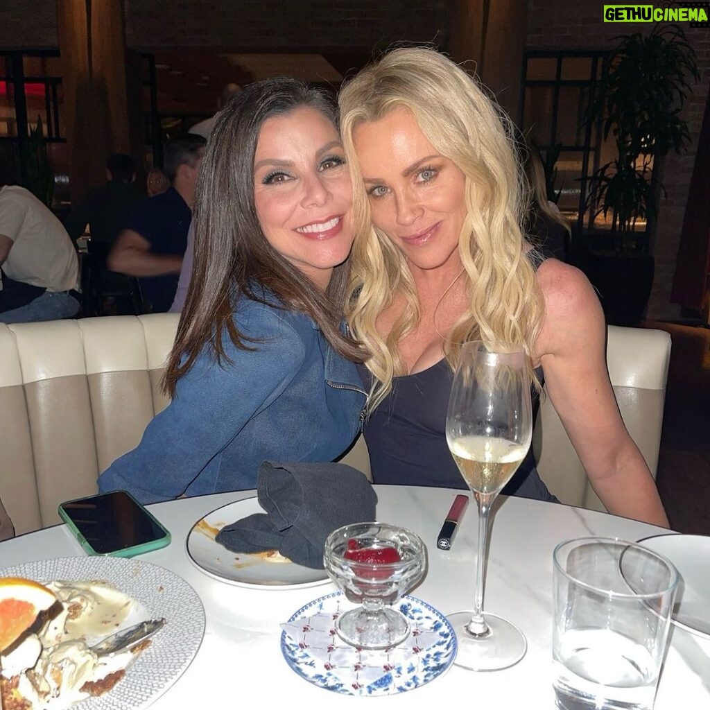 Jenny McCarthy-Wahlberg Instagram - Bumped into this cutie last night. @heatherdubrow hasn’t changed in 25 years of our friendship. I guess NBC got it right. They cast us as friends and still going strong. ❤️