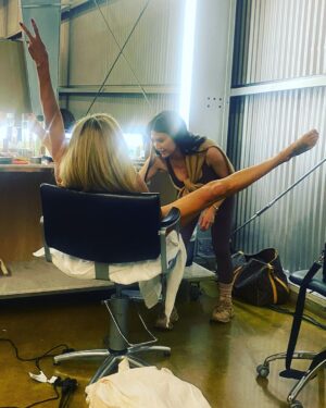Jenny McCarthy-Wahlberg Instagram - BTS of @skims shoot. @beautybyangee being one brave makeup artist 🤣❤️
#makeupartist #beauty #skims 
@scottkinghair