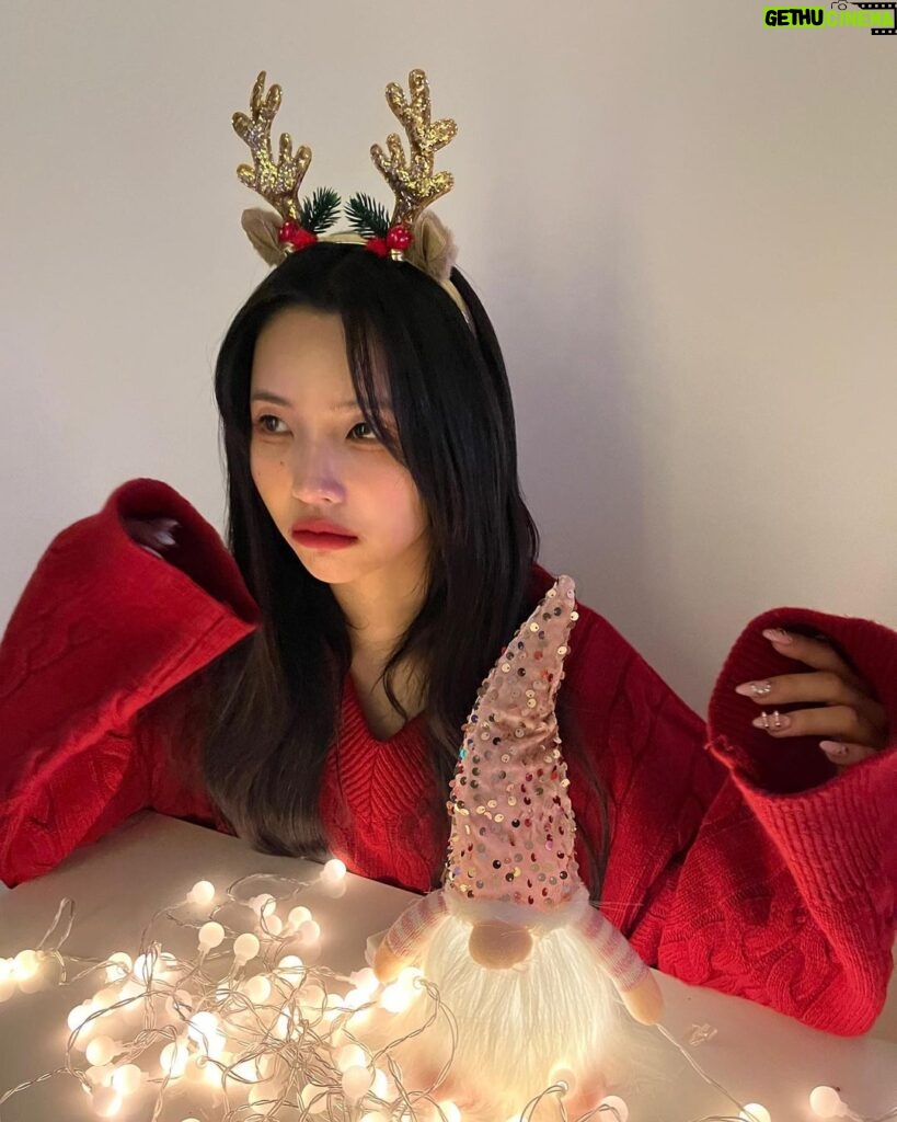 Jeon So-yeon Instagram - 🎄