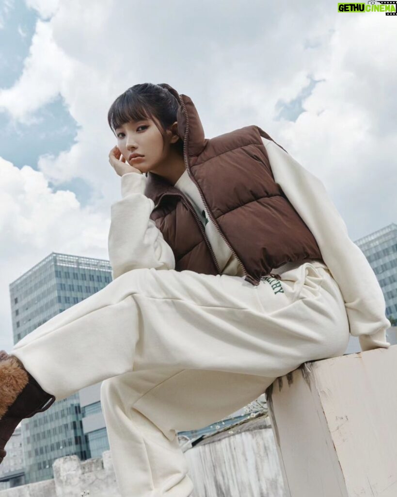 Jeon So-yeon Instagram - @ugg @ugg_korea 🤎💙🤍