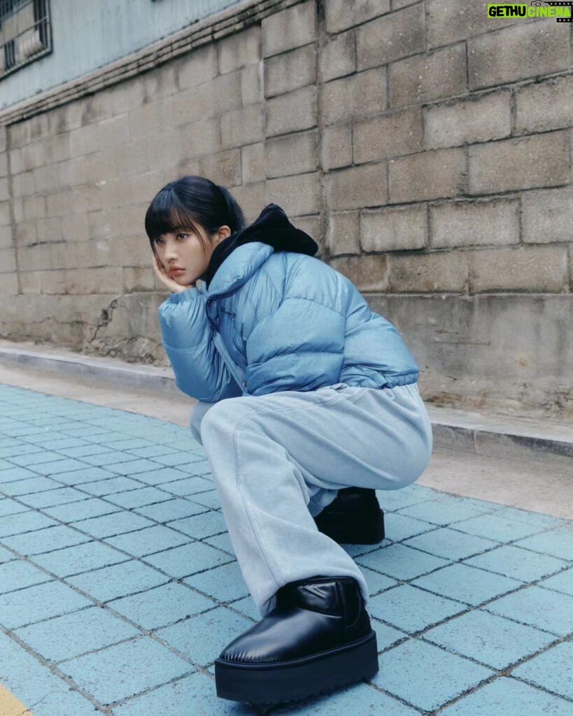 Jeon So-yeon Instagram - @ugg @ugg_korea 🤎💙🤍