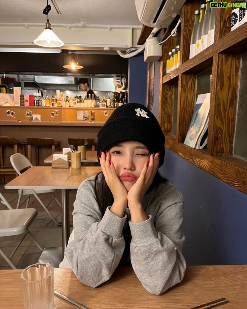 Jeon So-yeon Instagram - 😁