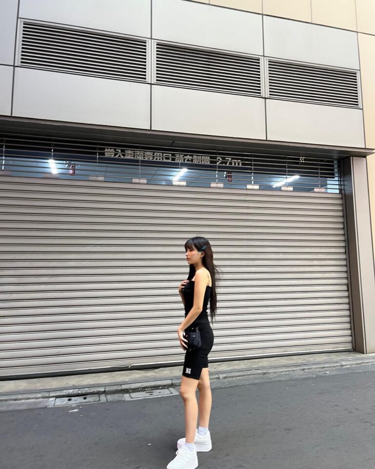 Jeon So-yeon Instagram - 🖤 Japan