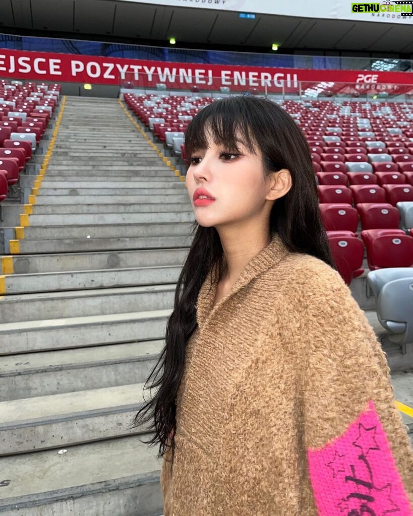 Jeon So-yeon Instagram - 😻 Poland