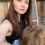 Jessica Barden Instagram - 🌸hawai holidays🌸 poke nachos everyday, the best 🌅 , fireworks on the beach ✨ , working up an appetite for 🔥 iykyk and Jed 🦦 @maunalaniauberge we love you forever and ever and we will see you soon hehe Mauna Lani, Auberge Resorts Collection