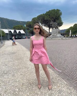 Jessica Barden Instagram - Como