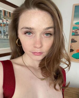Jessica Barden Instagram - I look like Anna Delvey tho