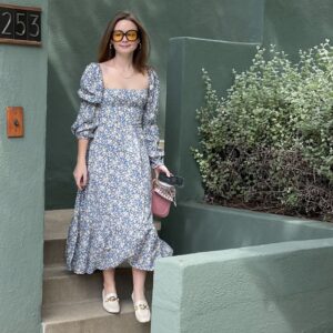 Jessica Barden Instagram - Me walking in to the men in music business conference