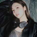 Jessica Jung Instagram - 🎧🎼🎶🖤 - What’s on your playlist?