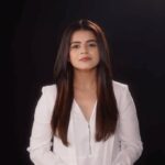 Jigyasa Singh Instagram - Hey Fan-mily ❤️ Elated to share this Golden Opportunity for all Aspiring Makeup Artists, Hair Stylists & Fashion Stylists to learn & train from the Best and be a part of Indian Film & Tv fraternity. Only at “ IMUSE Academy “ - India’s 1st Truly International Makeup, Hair & Fashion Styling Academy, Now in MUMBAI! 💥 ENROL NOW & I shall see you soon there 🤗💐 Choose Your Freedom, Choose Your Self! @imuseacademy @nehaadhvikmahajan A Film by @adhvik_official #freedomofchoice #creatingglobalartists #imuseacademy #makeup #hair #fashionstyling