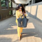 Jigyasa Singh Instagram - Yellow always makes me happy ! 🌼🌸 Wearing @labelishnya