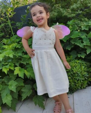 José Miguel Viñuela Instagram - Una princesita q nos tiene locos de amor a todos.. #elisa #amor #hijos #familia