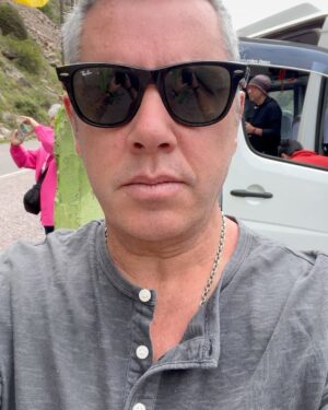 José Miguel Viñuela Instagram - Star Lodge… Se atreverían a pasar una noche durmiendo colgado en una cápsula q está anclada a un cerro?
Cuéntenme si están dispuestos a vivir una aventura llena de amor junto a esa persona q es la q te llena el corazón contemplando las estrellas como nunca? Los leo
#viajes #turismoaventura #destinos
@masaitravel