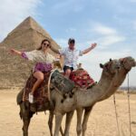 José Miguel Viñuela Instagram - Egipto.. Guiza y Sakkara Pirámides de keops Kefrèn, Micerinos y Pirámide Escalonada.. lindo paseo en Camello.. eso si cuando se levantan lo hacen con las patas de atràs primero así q casi me fui de hocico 😂😂😂😂😂