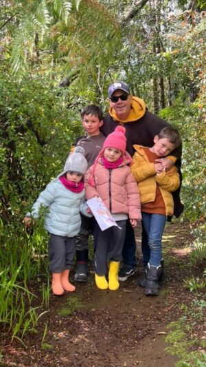 José Miguel Viñuela Instagram - Puede haber algo más lindo q la familia? 
Para mi ese es el verdadero éxito.. 
La felicidad de poder compartir todos juntos.. Los amo. ❤️❤️❤️
@skyairline #18enfamilia #amor #felicidad #exito