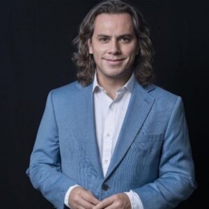 José Miguel Viñuela Instagram - 😂😂😂😂😂 me aburri de las canas y el pelo corto…
Asî vuelvo a las pistas