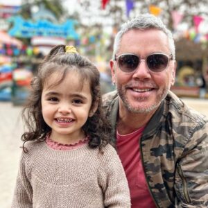 José Miguel Viñuela Instagram - Con mini mi hoy en Mampato… lo dimos todo.. ahora en cama con lumbago 😂😂😂😂😂
En verdad fue lindo ir con todos.. Amo ver felices a mis niños. ❤️❤️
#elisa #hijos #familia #saturday #amor