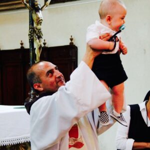 José Miguel Viñuela Instagram - Hoy se cumplen 7 años desde que llegaste a este mundo mi Tomás adorado..
Eres un Guerrero, un resiliente y lo más importante: la luz de alegría q ilumina nuestra familia. Bueno de corazón, tierno, inquieto como tú Papà y con una voz q llena todos los espacios.. Gracias por elegirnos como tus papás. Naciste de 32 semanas y siempre vamos a recordar ese mes en la clínica dándote el amor y el cuidado que necesitabas..
Hoy te celebramos como mereces!! 
Aquí resumí una cronología de estos lindos años junto a ti.. Te amamos!!! ❤️❤️❤️❤️
#felices7 #tomas #amor #familia