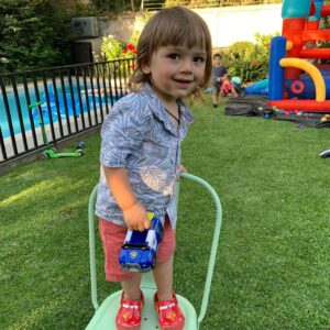 José Miguel Viñuela Instagram - Hoy se cumplen 7 años desde que llegaste a este mundo mi Tomás adorado..
Eres un Guerrero, un resiliente y lo más importante: la luz de alegría q ilumina nuestra familia. Bueno de corazón, tierno, inquieto como tú Papà y con una voz q llena todos los espacios.. Gracias por elegirnos como tus papás. Naciste de 32 semanas y siempre vamos a recordar ese mes en la clínica dándote el amor y el cuidado que necesitabas..
Hoy te celebramos como mereces!! 
Aquí resumí una cronología de estos lindos años junto a ti.. Te amamos!!! ❤️❤️❤️❤️
#felices7 #tomas #amor #familia