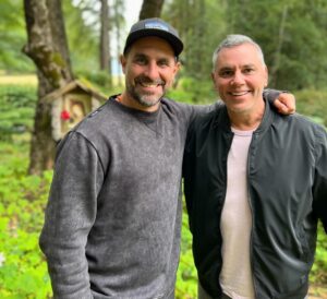 José Miguel Viñuela Instagram - Gracias @drcristianarriagada querido por el tremendo asado, las risas y buena conversación siempre.. Una tradición todos los veranos en el sur 
Buen encuentro con @chopomorande 
#familia #amigos #parrilla #sur